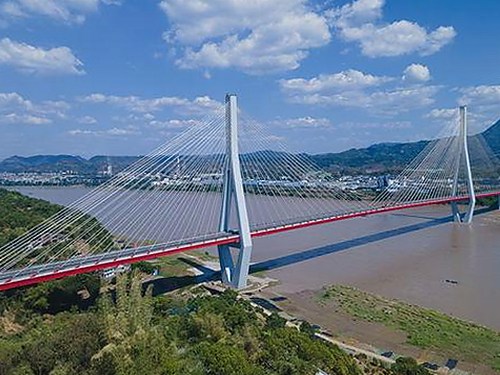 从默默无闻到爆红全网：娱乐吃瓜酱的逆袭故事