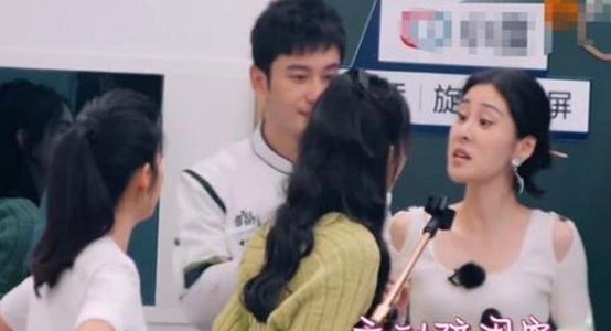 娱乐吃瓜酱低调分享月亮恋情，引发网友热议